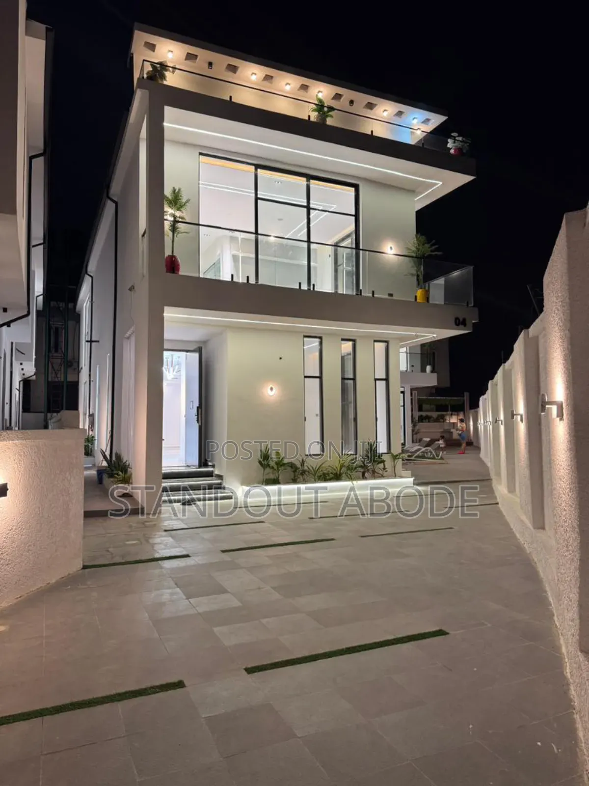 5bdrm Duplex in Inside An Estate, Chevron for sale