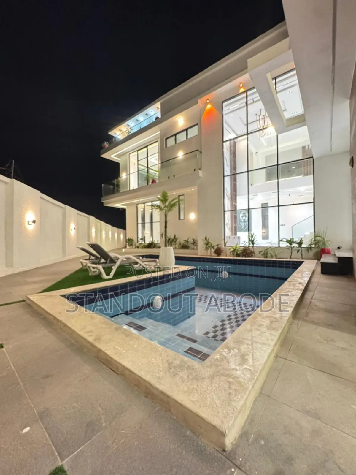 5bdrm Duplex in Inside An Estate, Chevron for sale