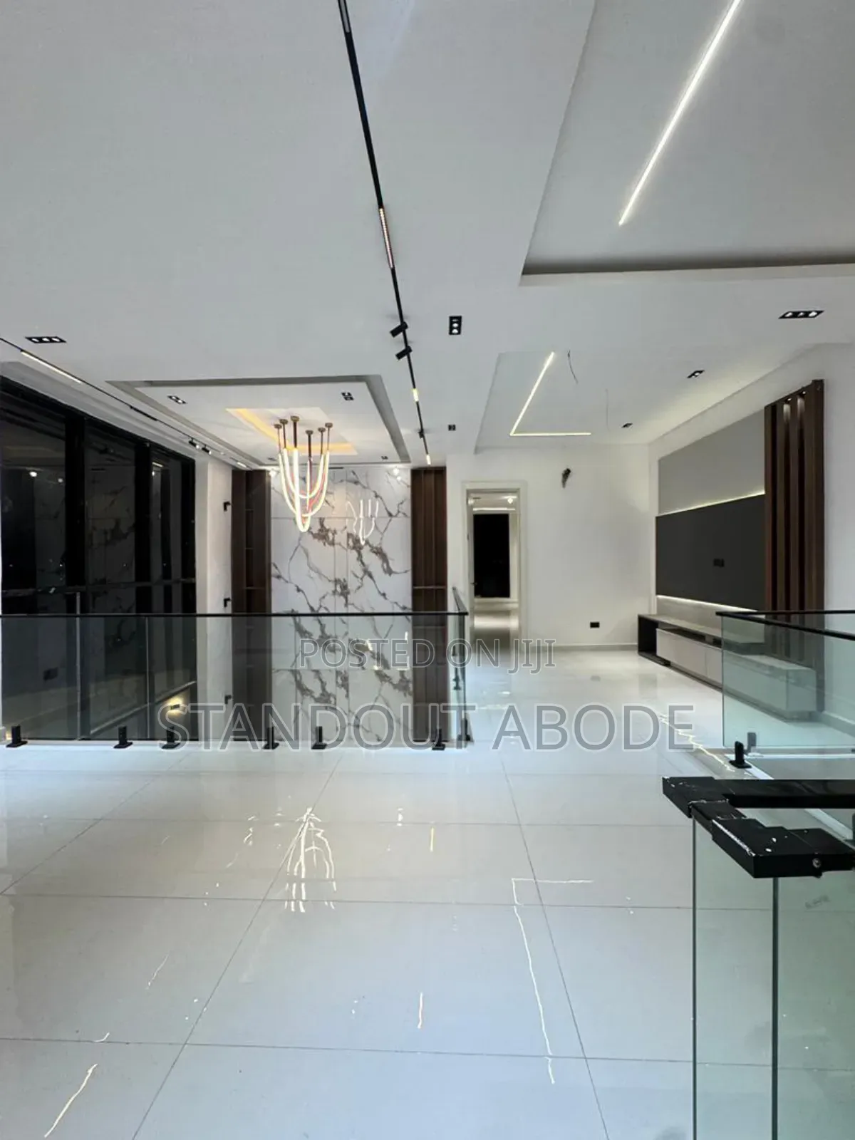 5bdrm Duplex in Inside An Estate, Chevron for sale