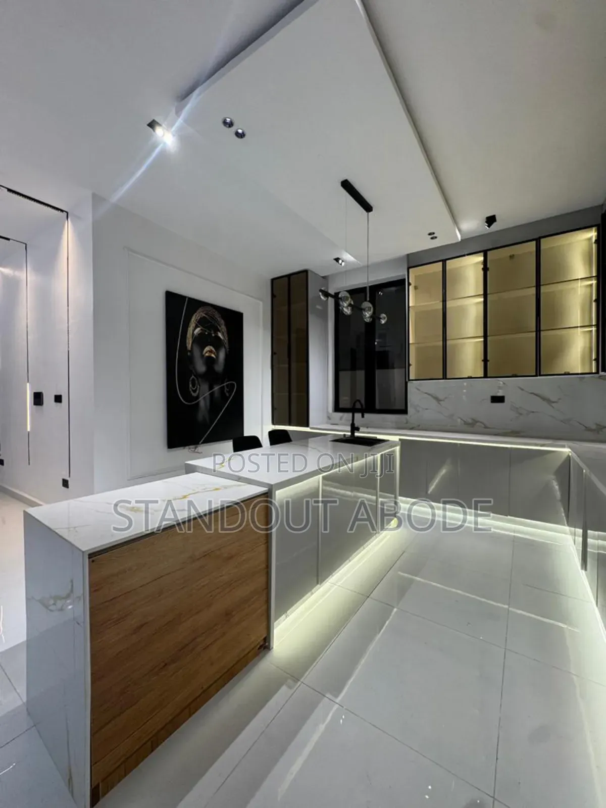 5bdrm Duplex in Inside An Estate, Chevron for sale