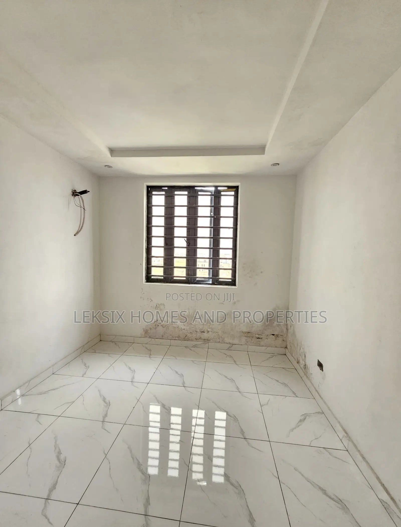 3bdrm Penthouse in A Well Secured, Ikate for sale