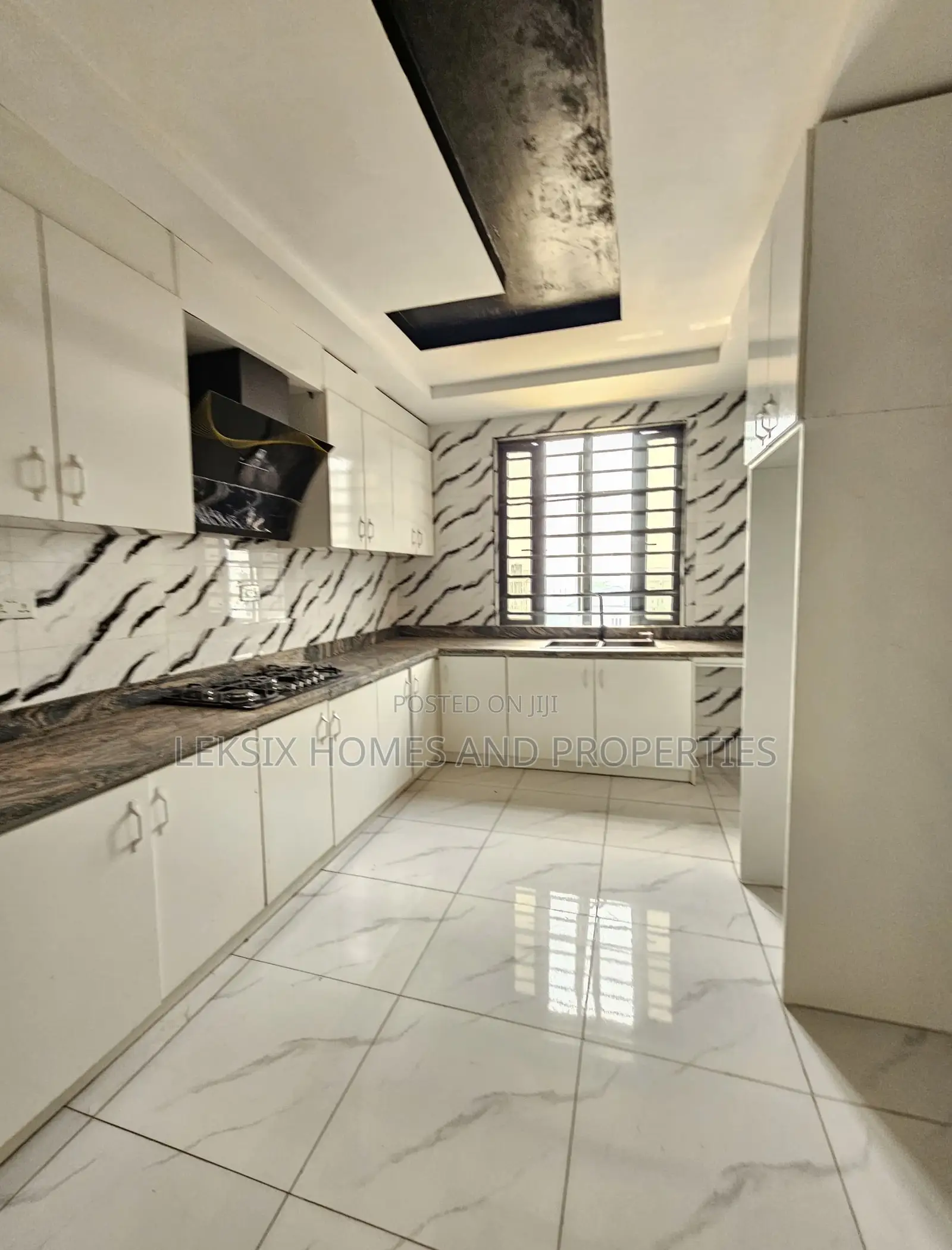 3bdrm Penthouse in A Well Secured, Ikate for sale