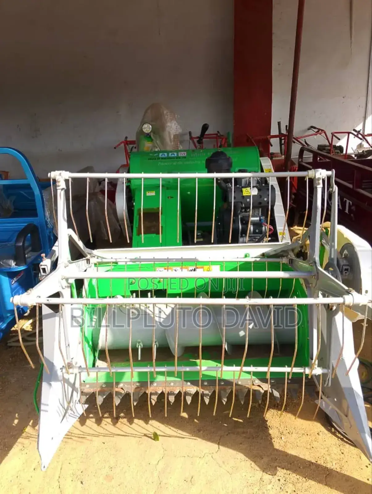 Mini Rice Combine Harvester, A Compact Agricultural Machine