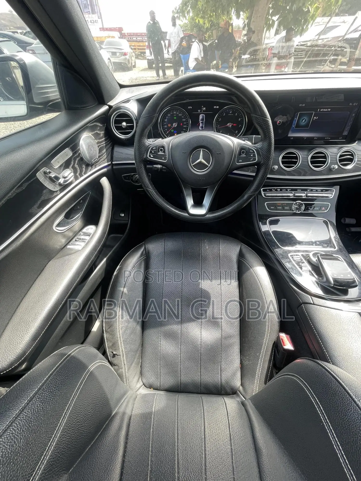 Mercedes-Benz E300 Base RWD Sedan (2.0L 4cyl 9A) 2017 Silver