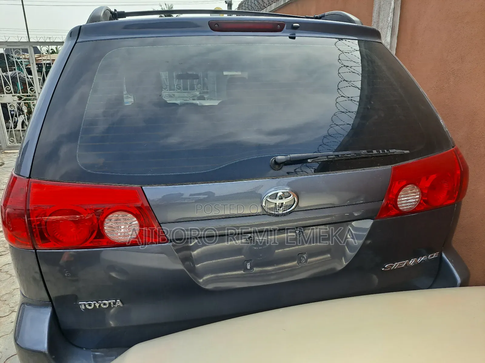 Toyota Sienna LE 7 Passenger 2010 Blue