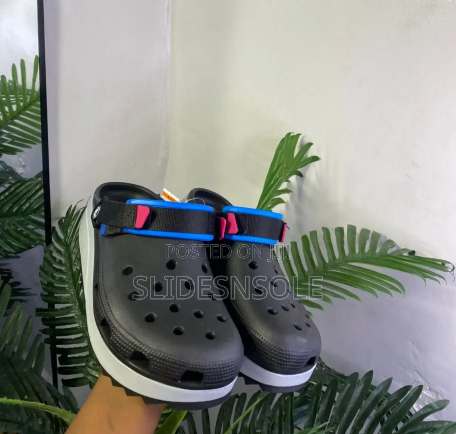 Crocs Classic Hiker – Durable Comfortable Outdoor Shoes