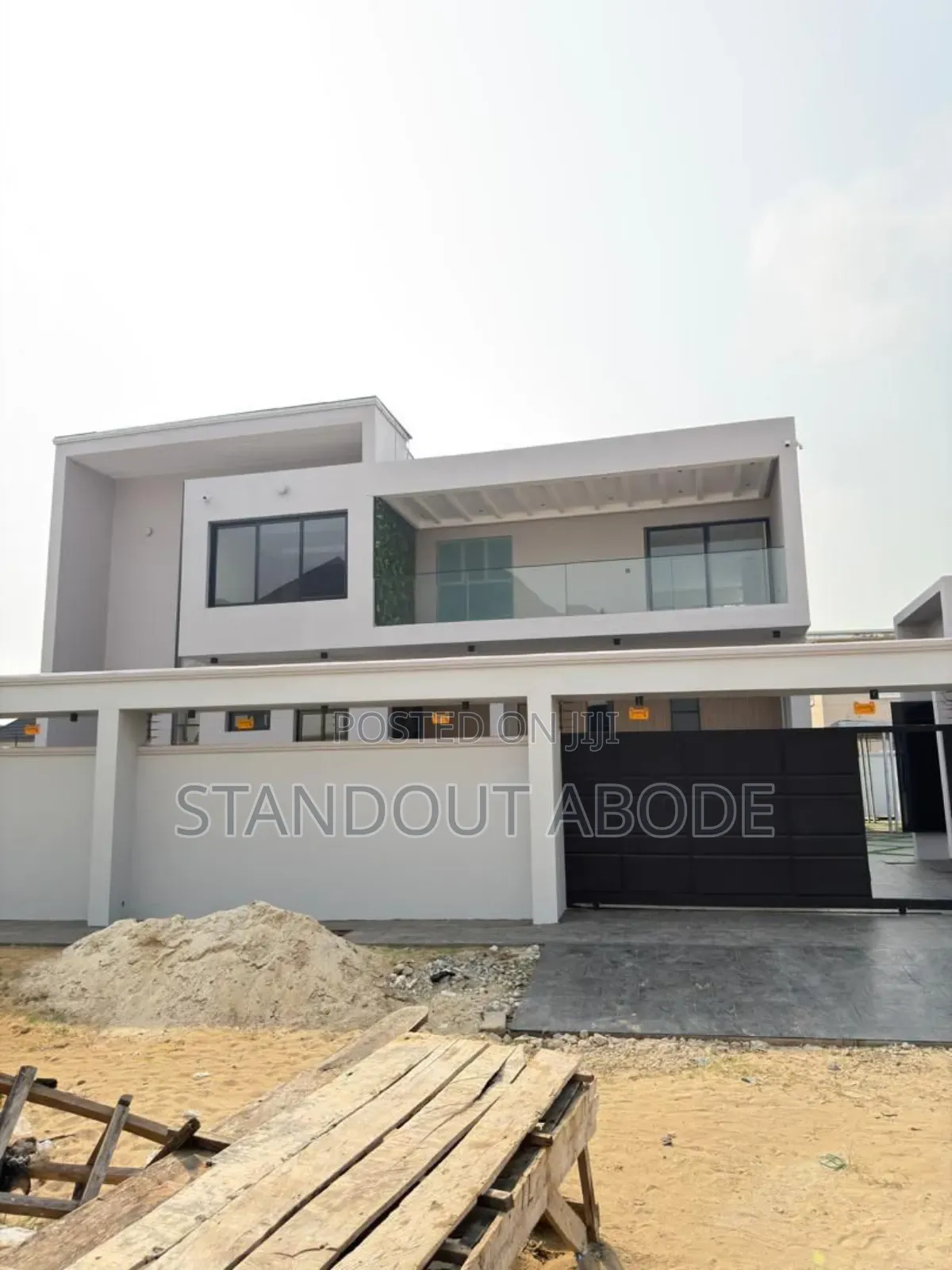 4bdrm Duplex in In An Estate, Iba / Ojo for sale