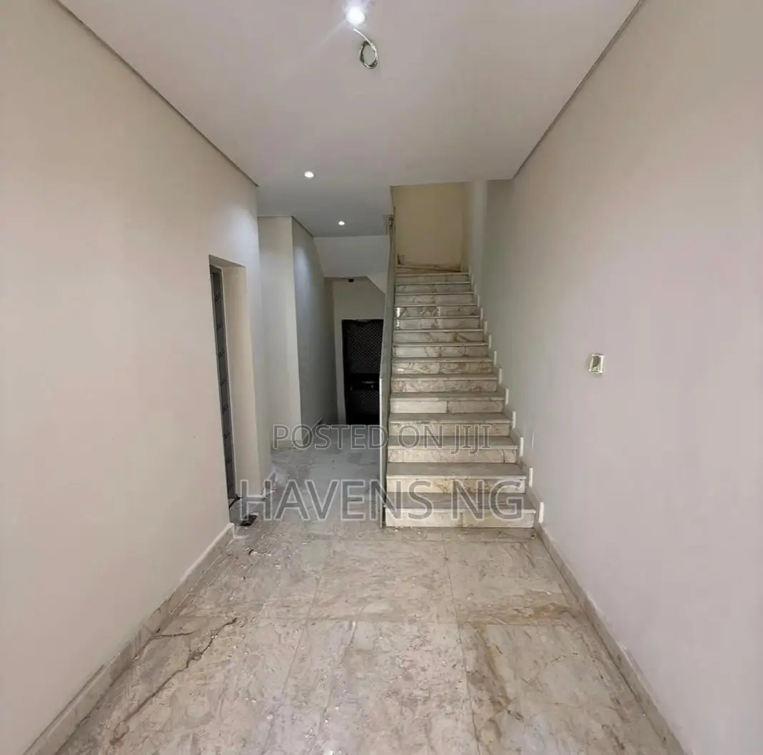 5bdrm Duplex in Kado for sale
