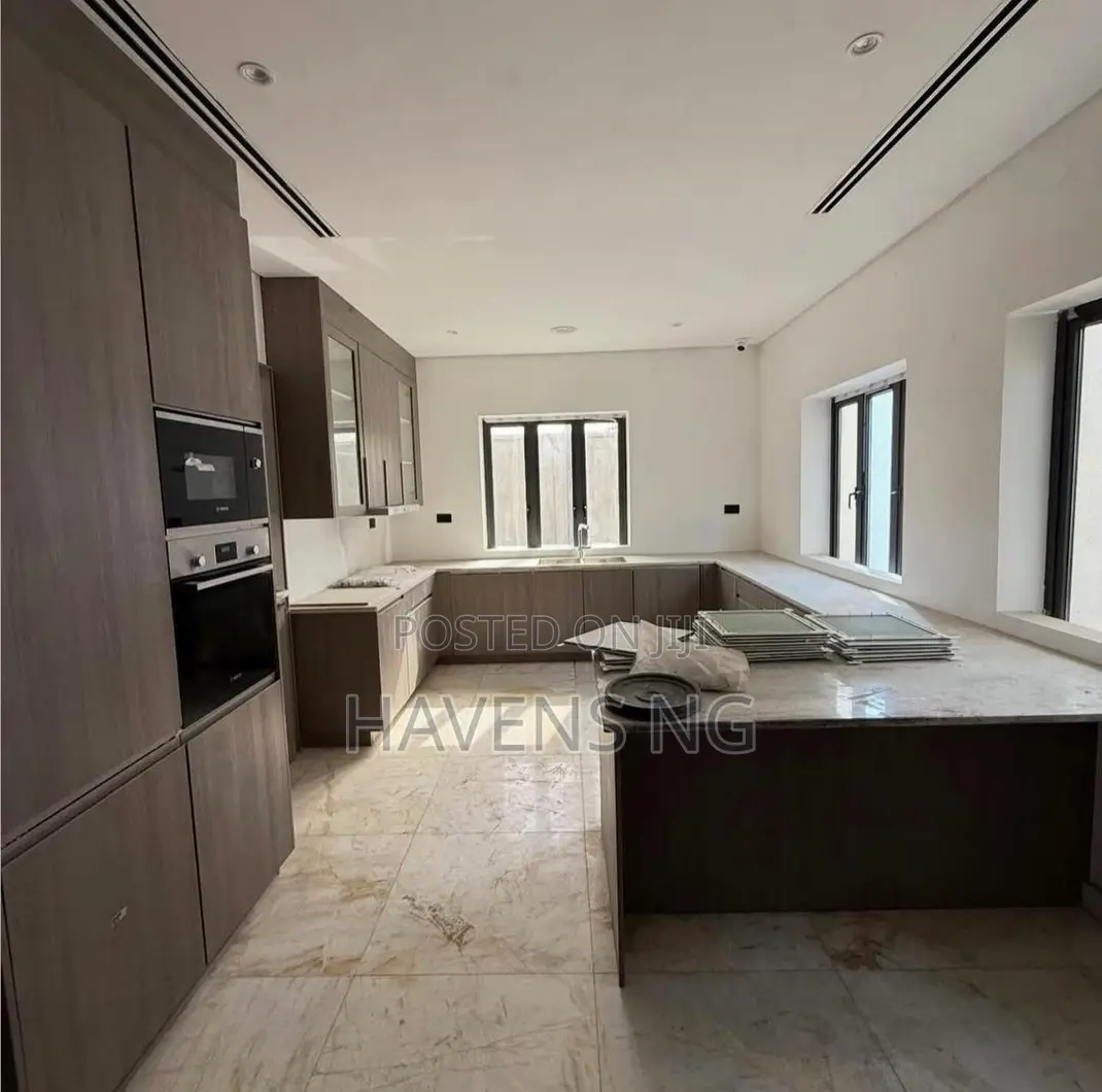 5bdrm Duplex in Kado for sale