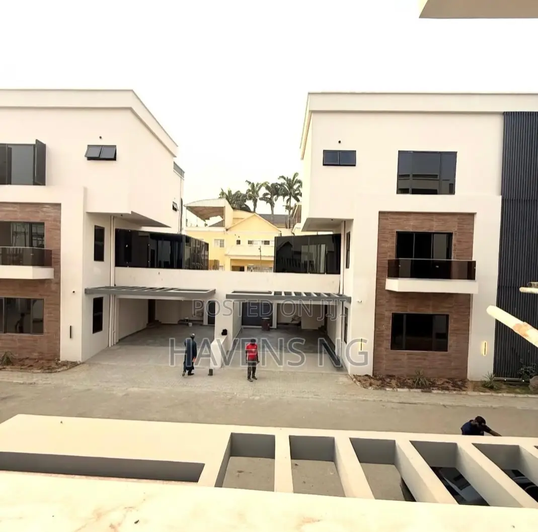 5bdrm Duplex in Kado for sale