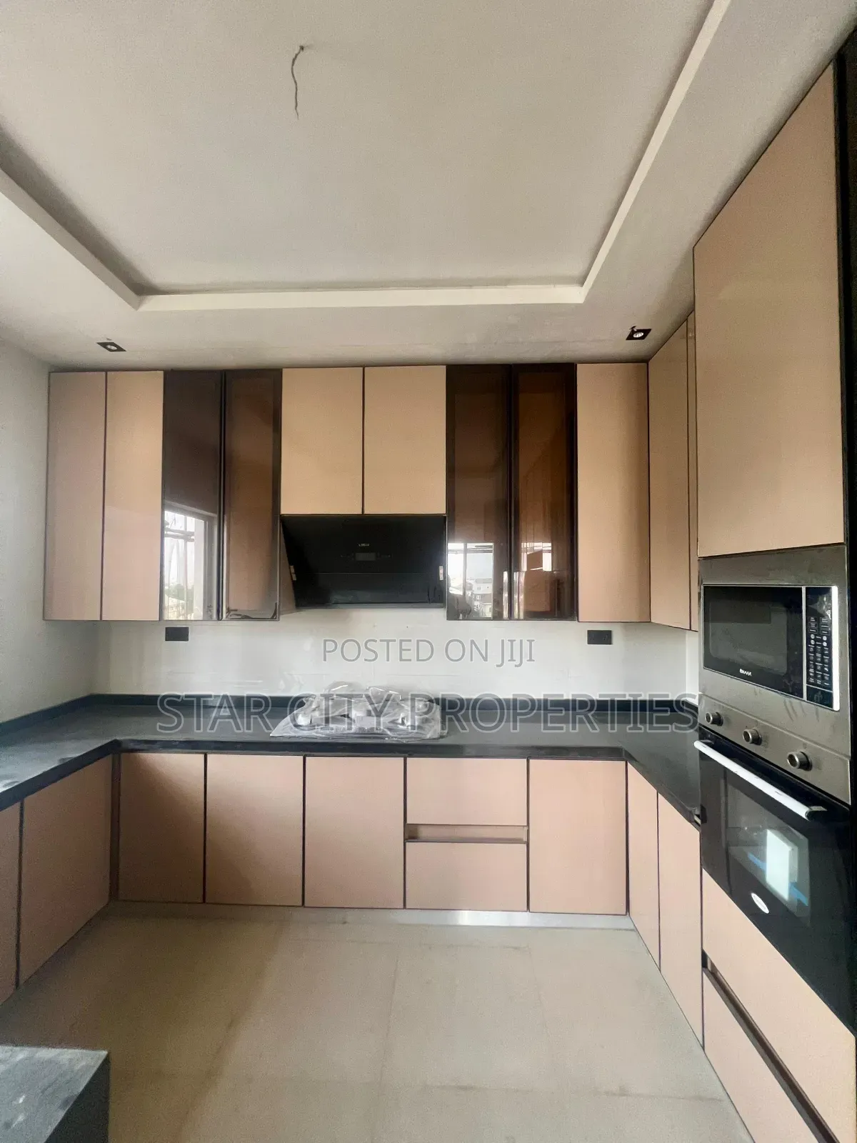 4bdrm Maisonette in Gra Ikeja for sale