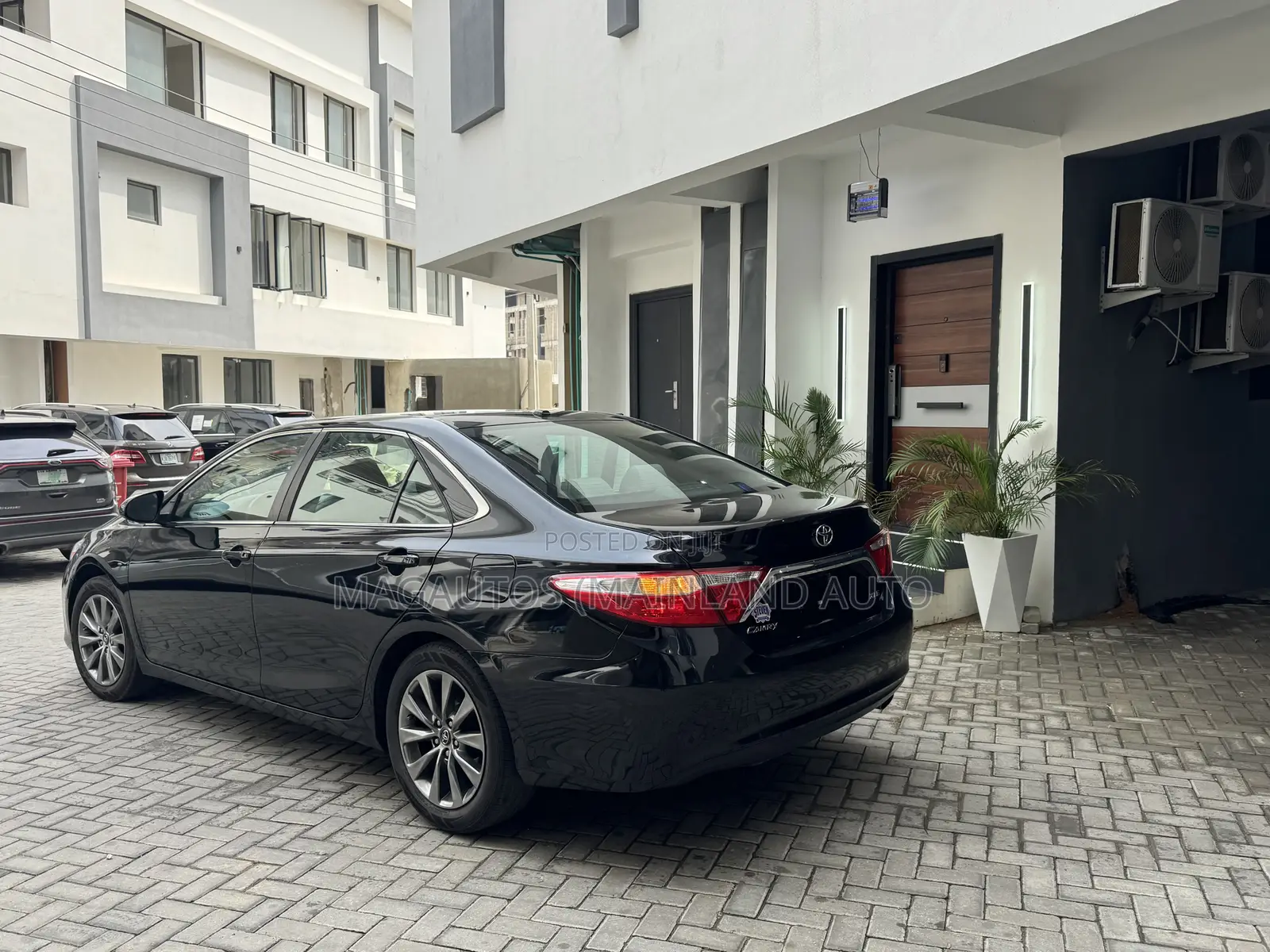 Toyota Camry XLE 4dr Sedan (2.5L 4cyl 6A) 2017 Black