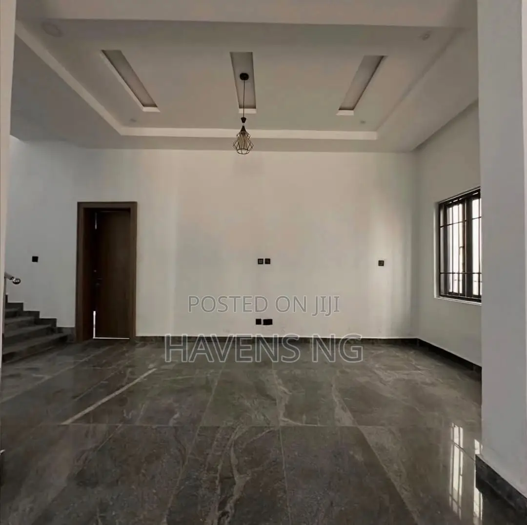 5bdrm Duplex in Kado for sale