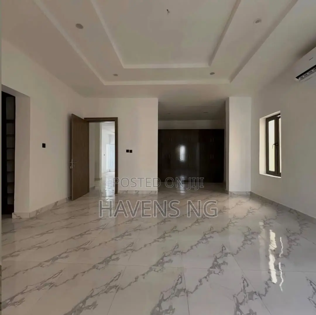 5bdrm Duplex in Kado for sale