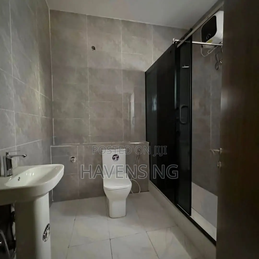 5bdrm Duplex in Kado for sale