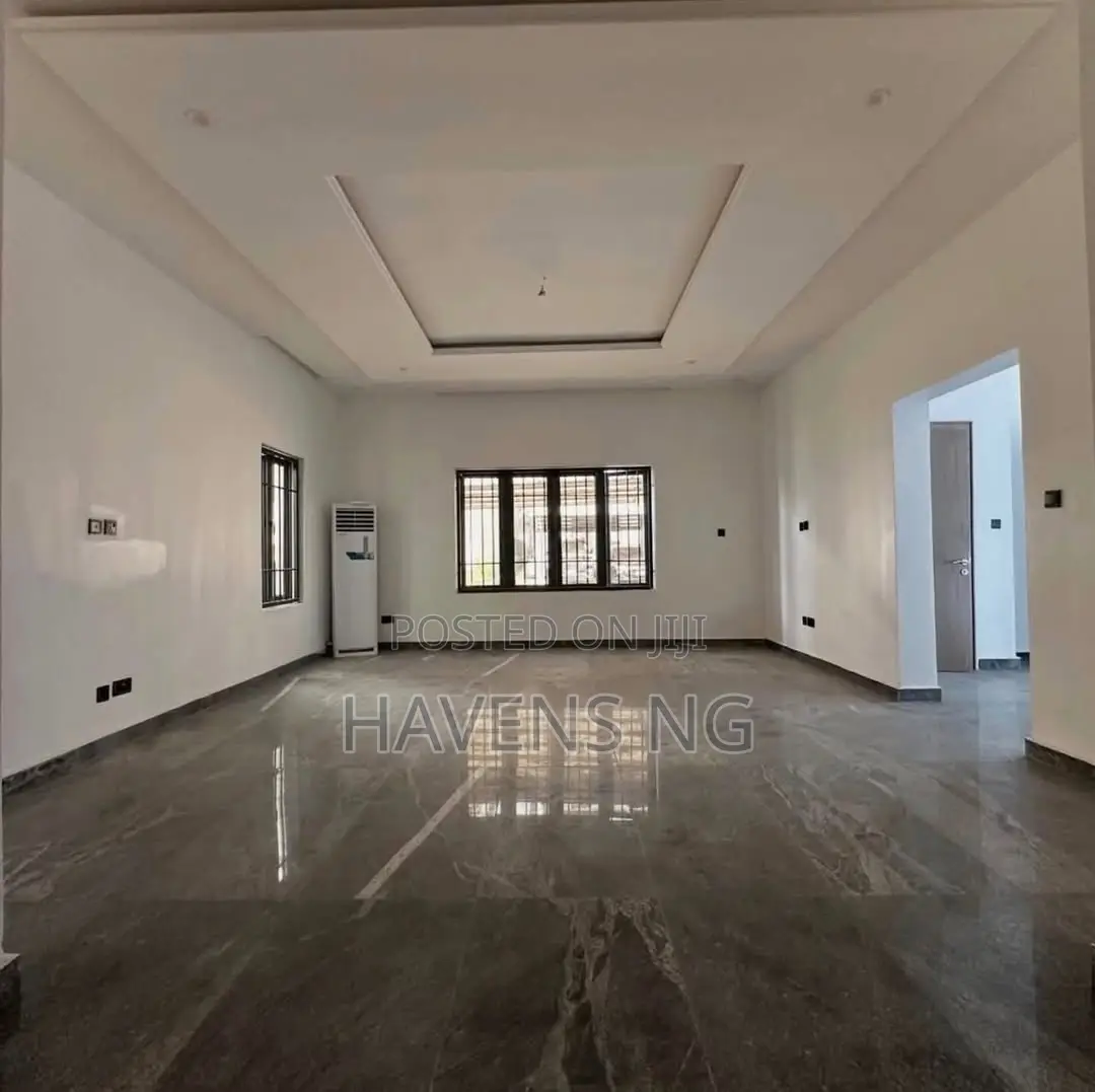 5bdrm Duplex in Kado for sale