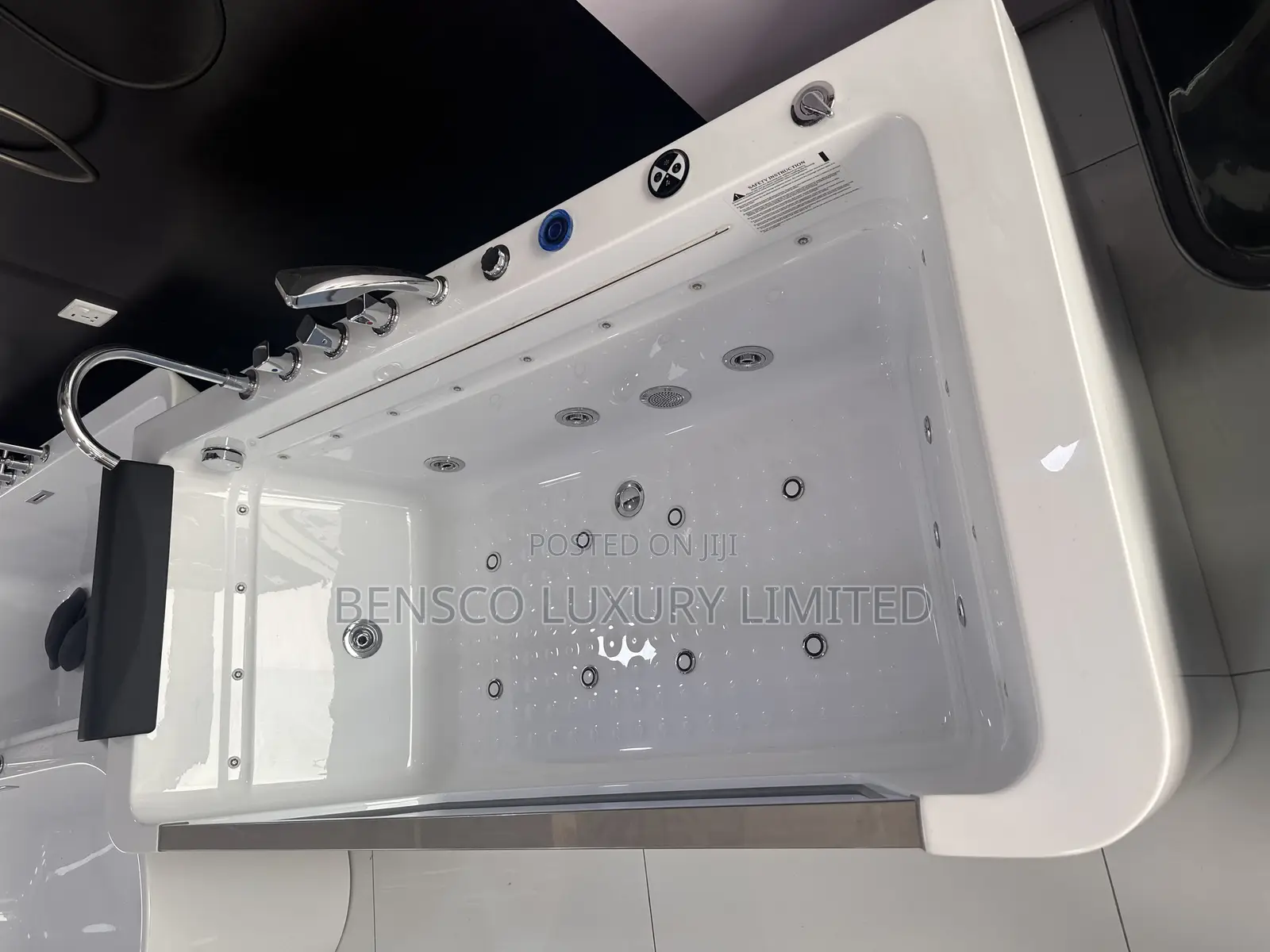 Acrylic Whirlpool Steam Jacuzzi