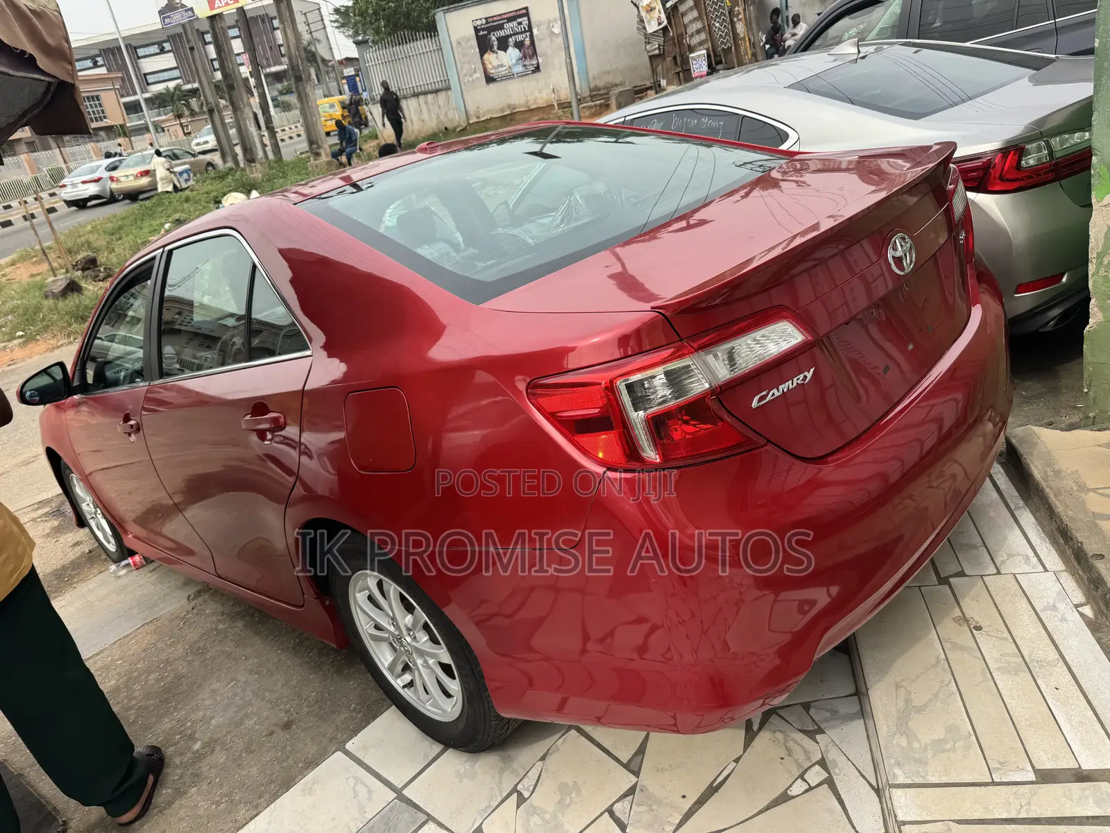 Toyota Camry SE 4dr Sedan (2.5L 4cyl 6A) 2013 Red