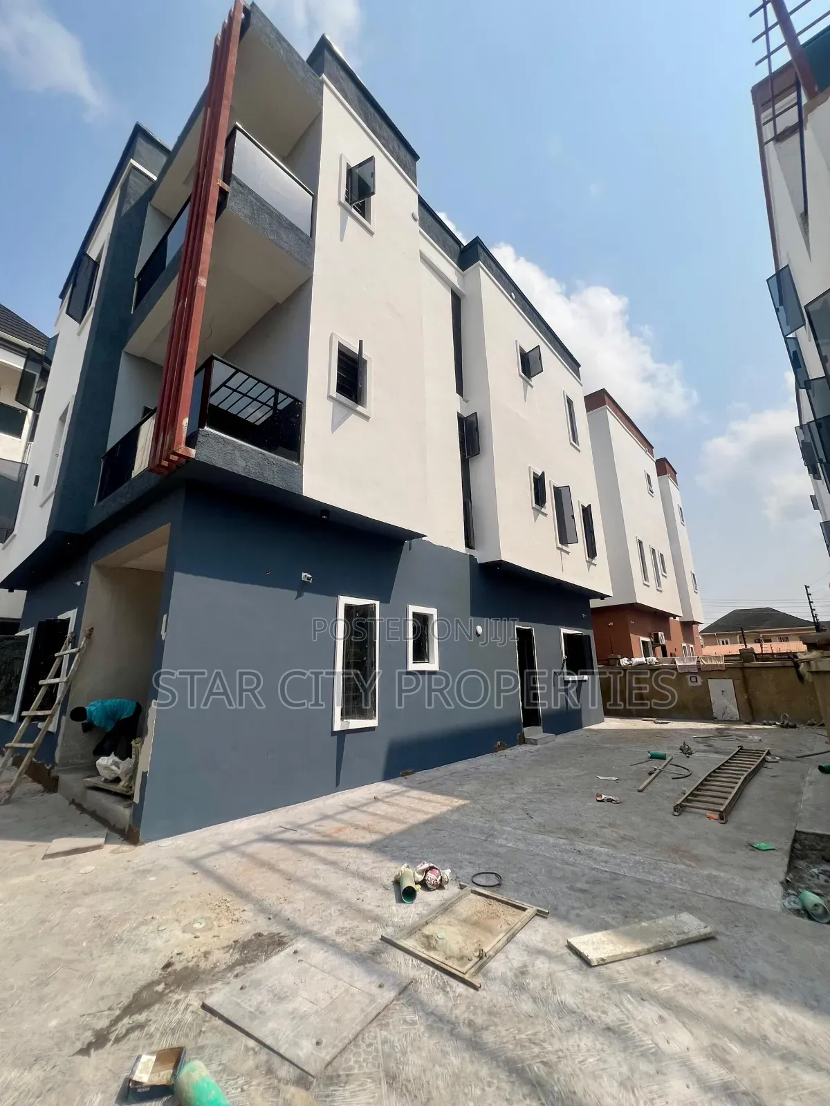 5bdrm Duplex in Magodo for sale