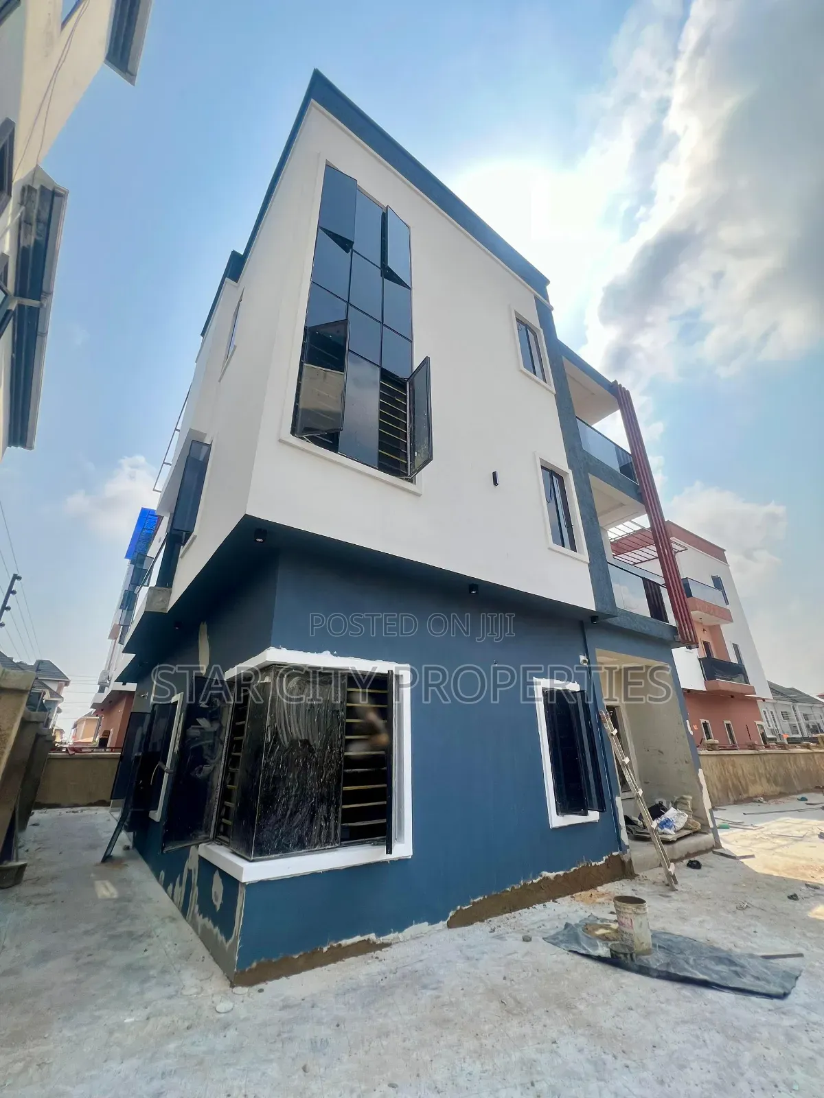 5bdrm Duplex in Magodo for sale
