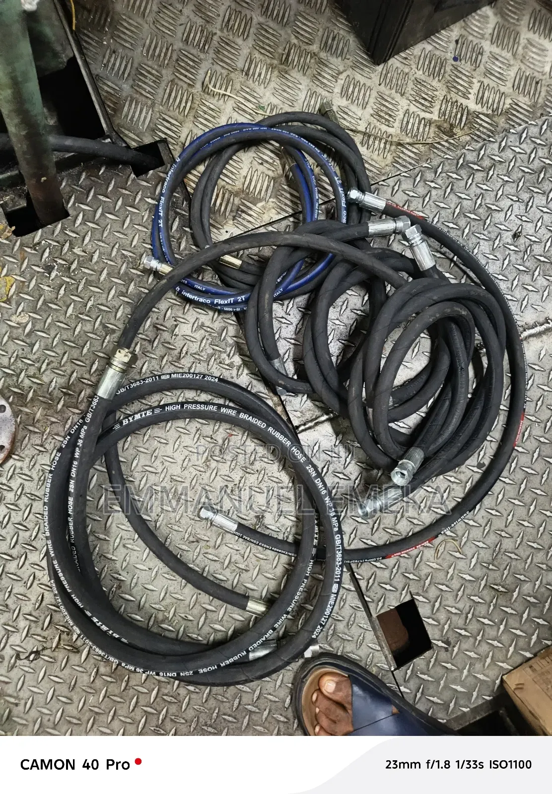 High-Pressure Hydraulic Hoses, Commonly Used in Industrial.