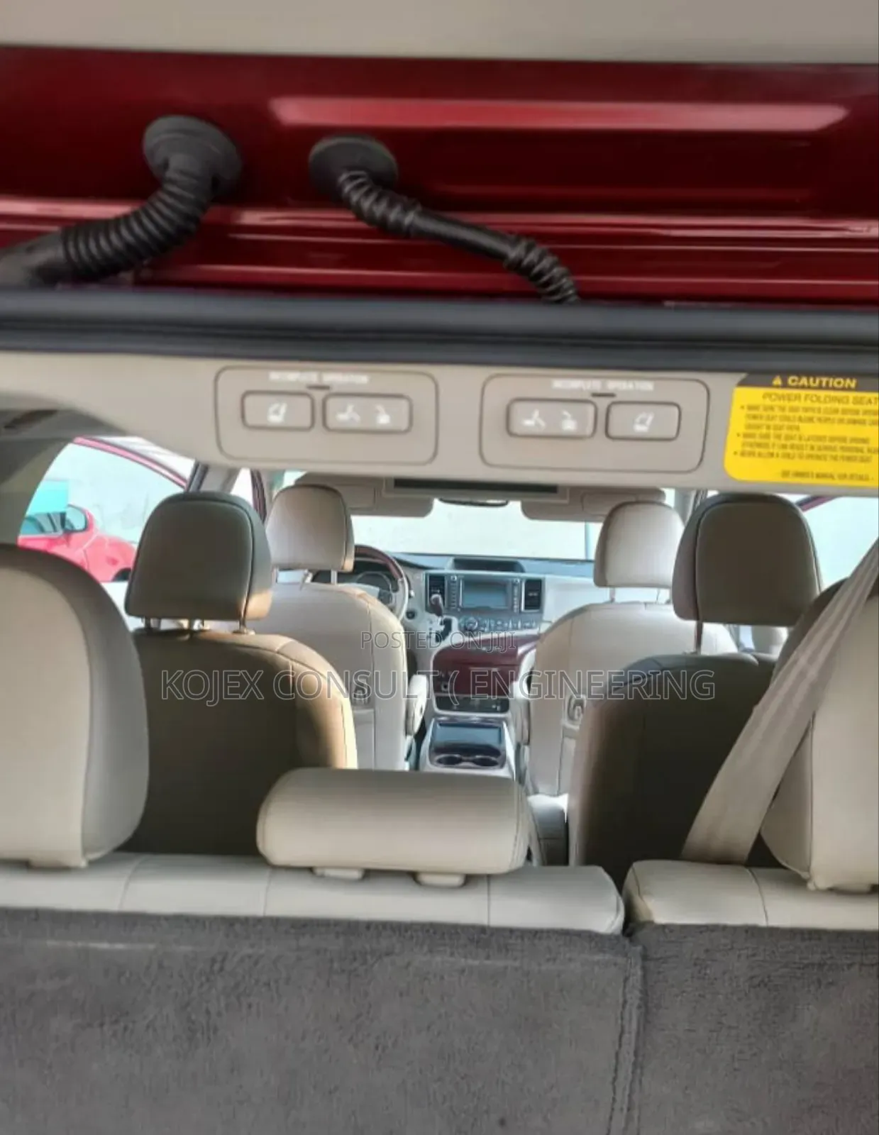 Toyota Sienna 2011 Red