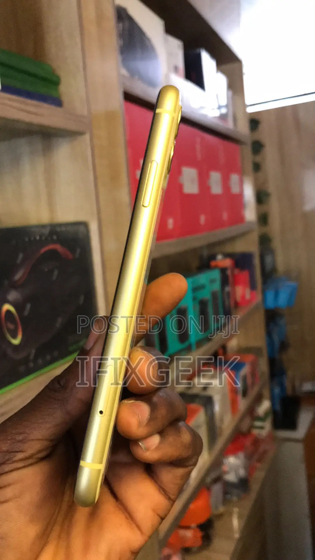 Apple iPhone 11 64 GB Yellow