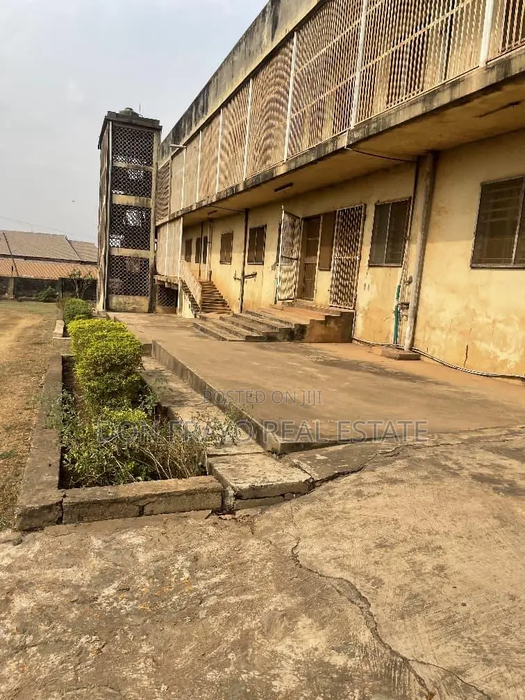 17bdrm Block of Flats in Bodija Estate for sale