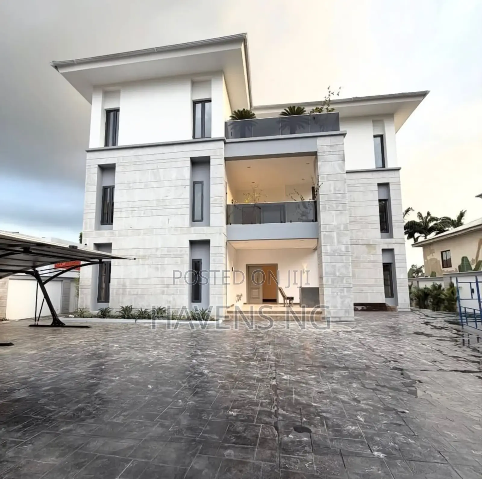 7bdrm Mansion in Maitama for sale