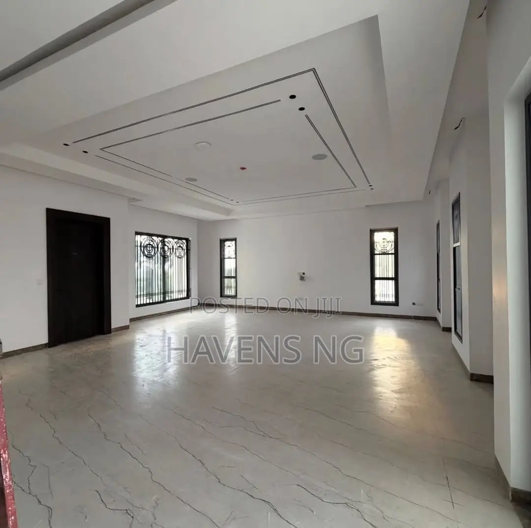 7bdrm Mansion in Maitama for sale