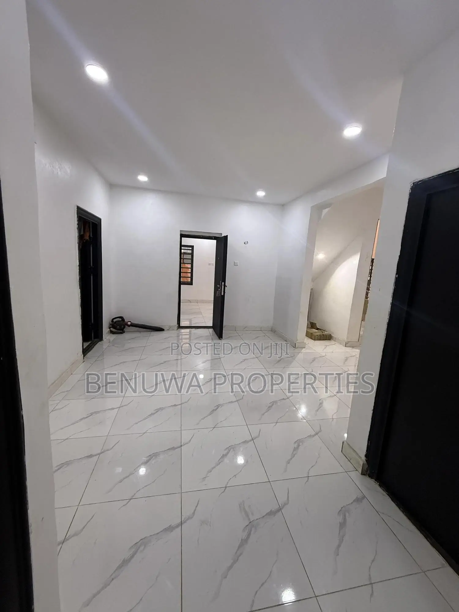 5bdrm Duplex in Benin City for sale