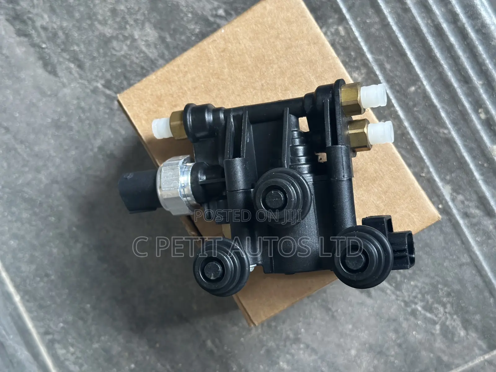 Valve Corner Block Range Rover Middle