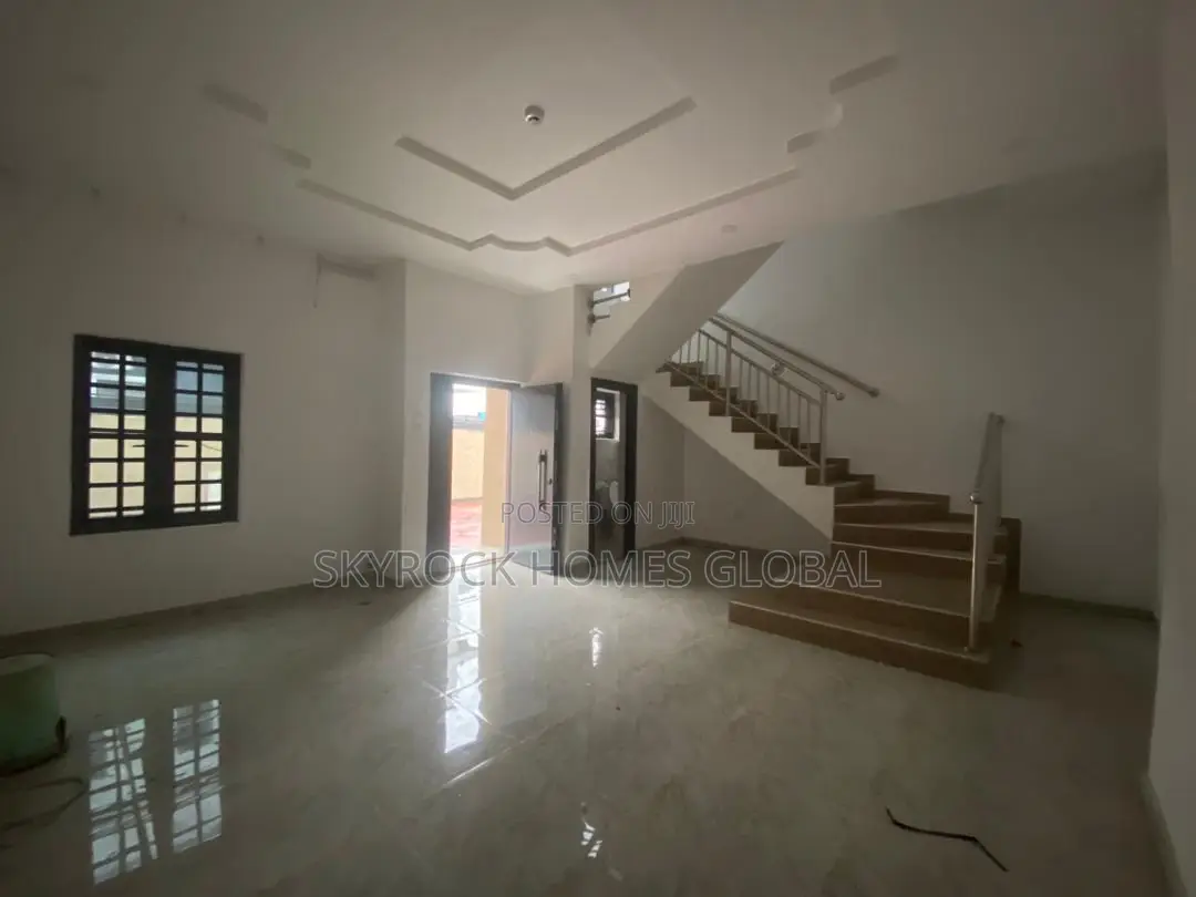 4bdrm Duplex in Ikota for rent