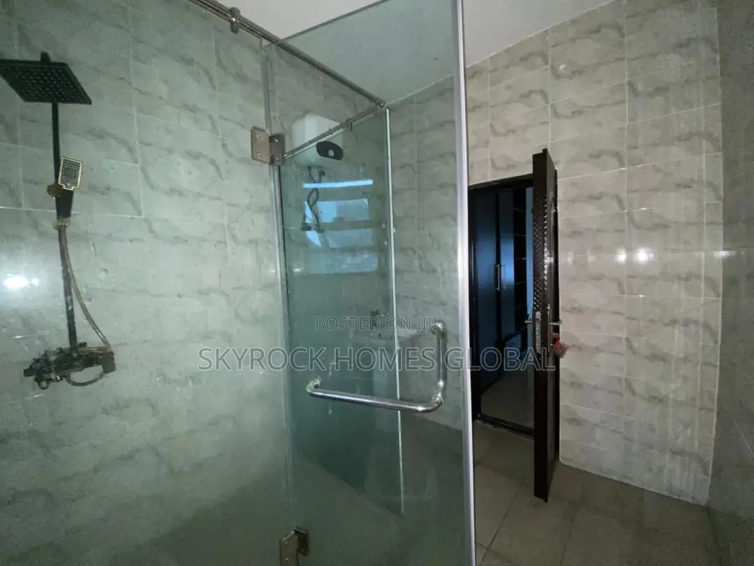 4bdrm Duplex in Ikota for rent