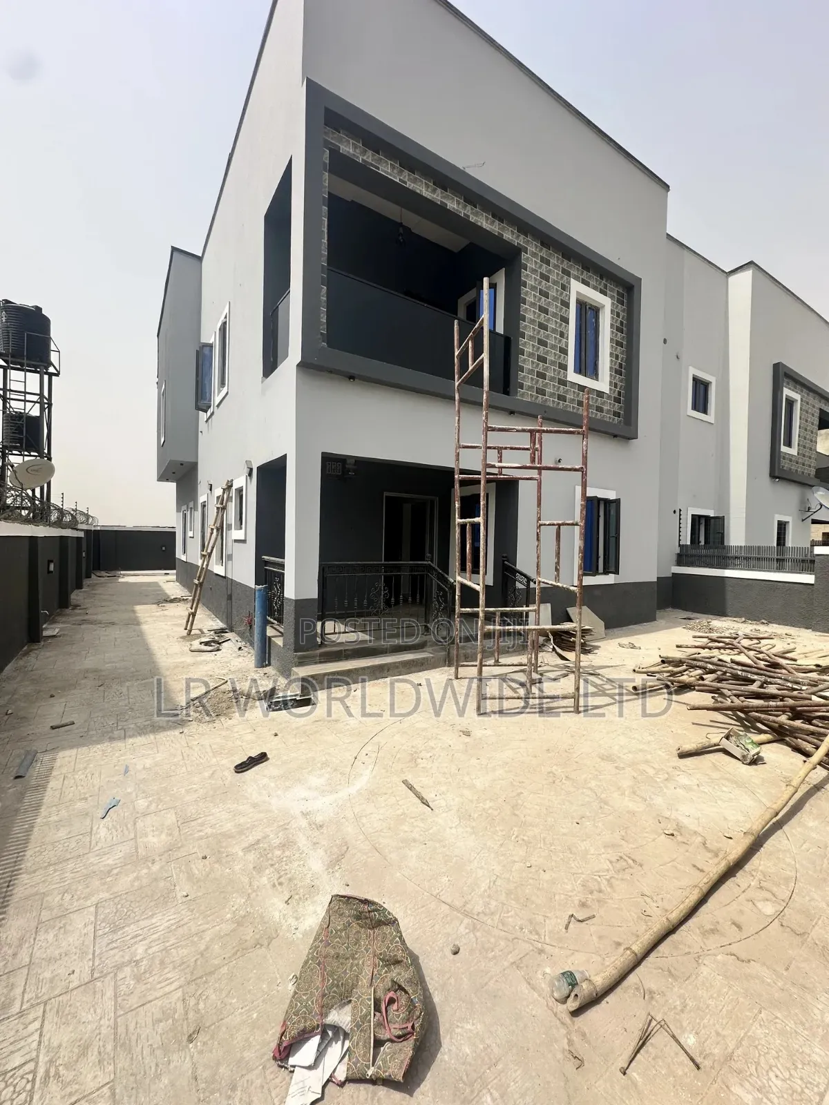 5bdrm Duplex in Lugbe District for sale