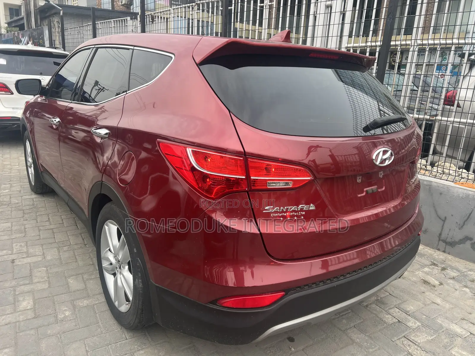 Hyundai Santa Fe 2013 Burgundy