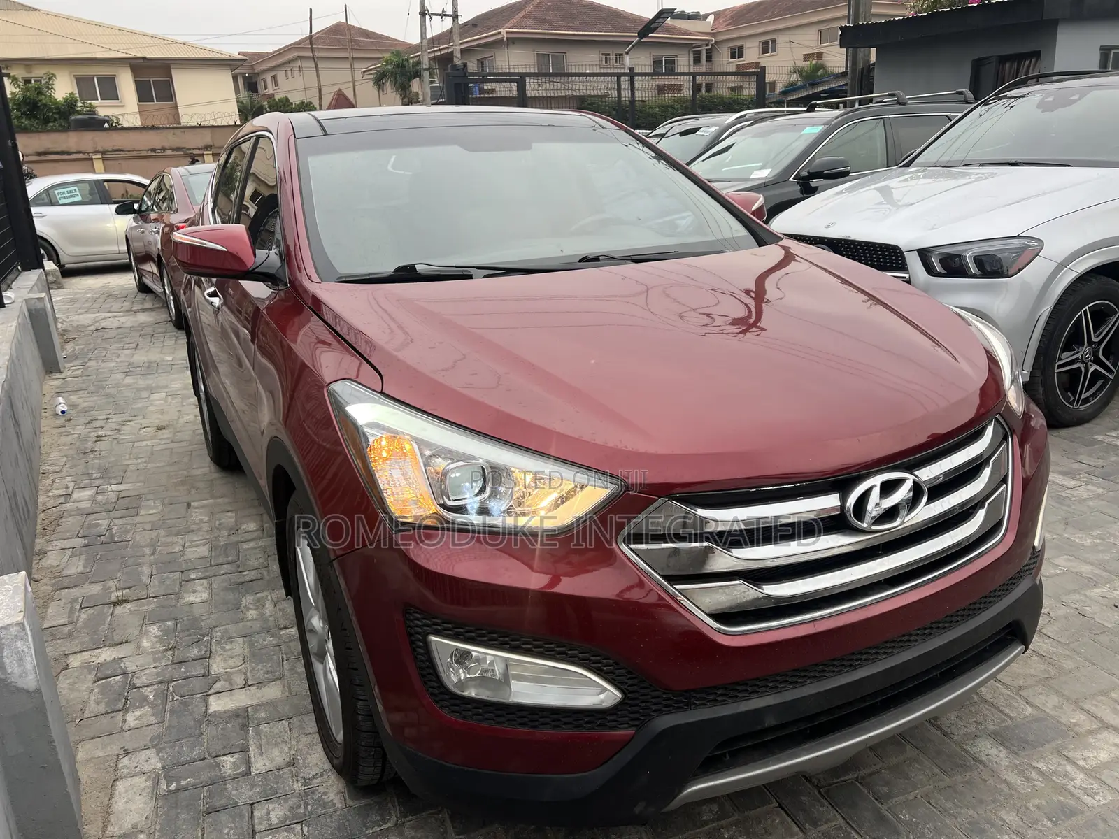Hyundai Santa Fe 2013 Burgundy
