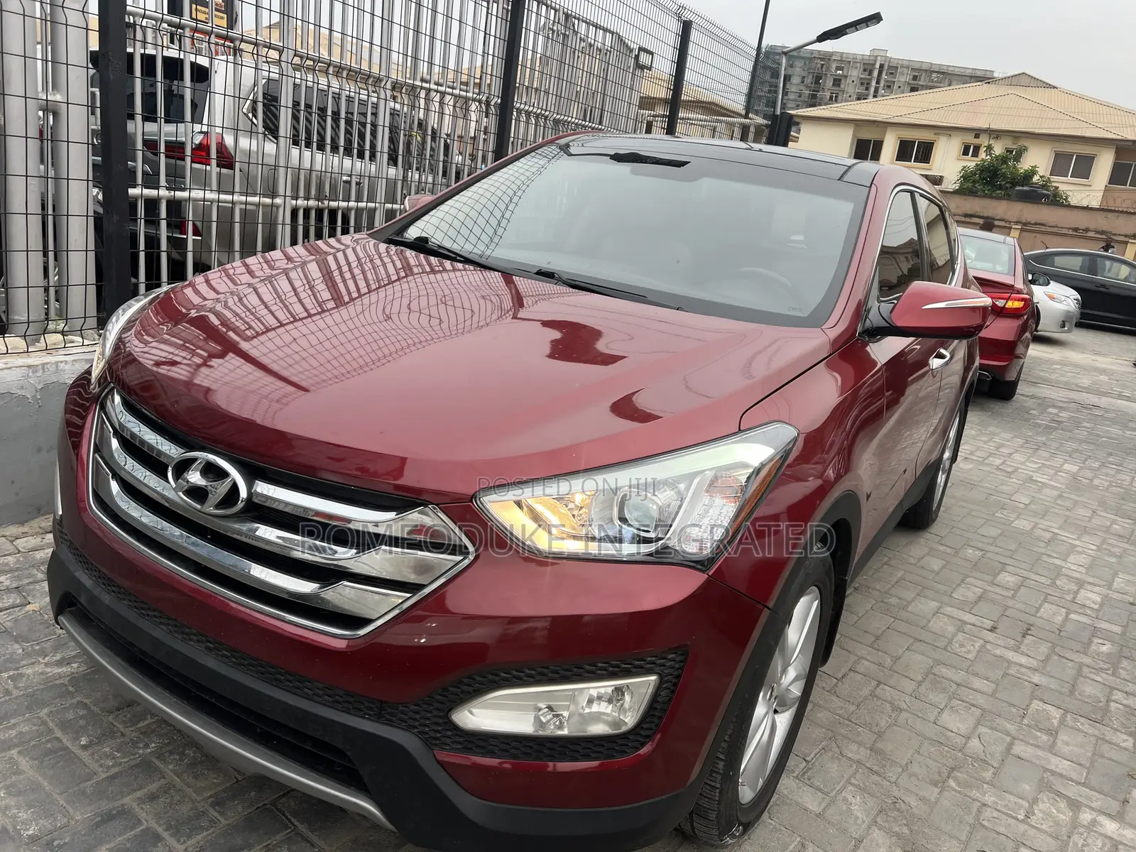 Hyundai Santa Fe 2013 Burgundy