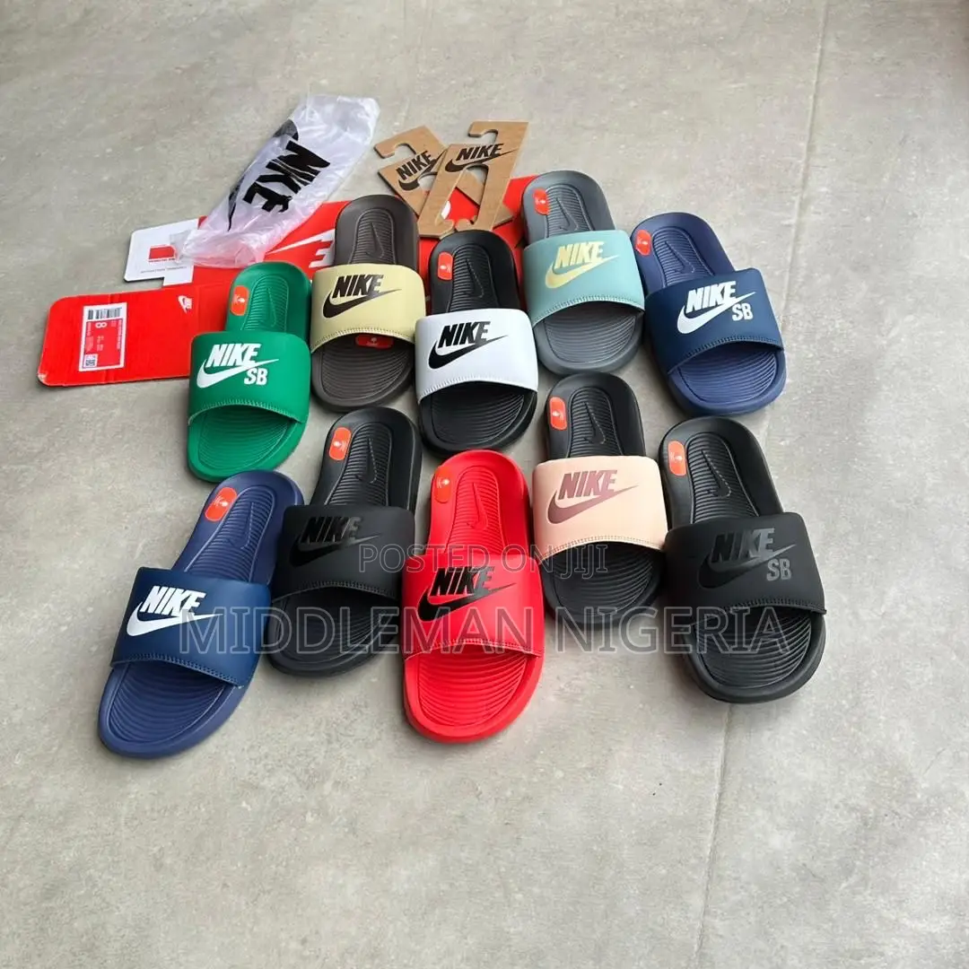 Nike Victori Slides