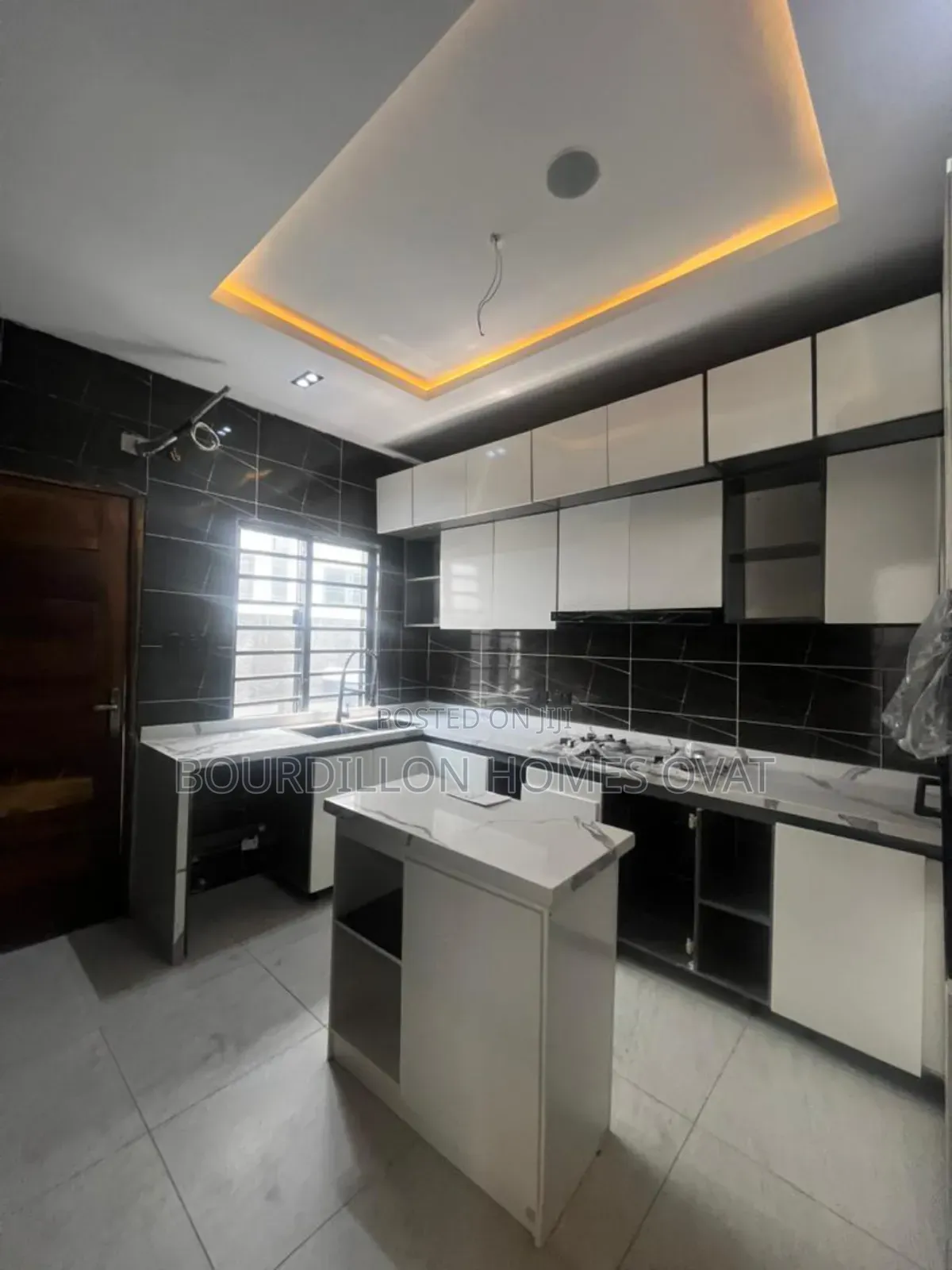 4bdrm Duplex in Orchid Road, Lekki for sale