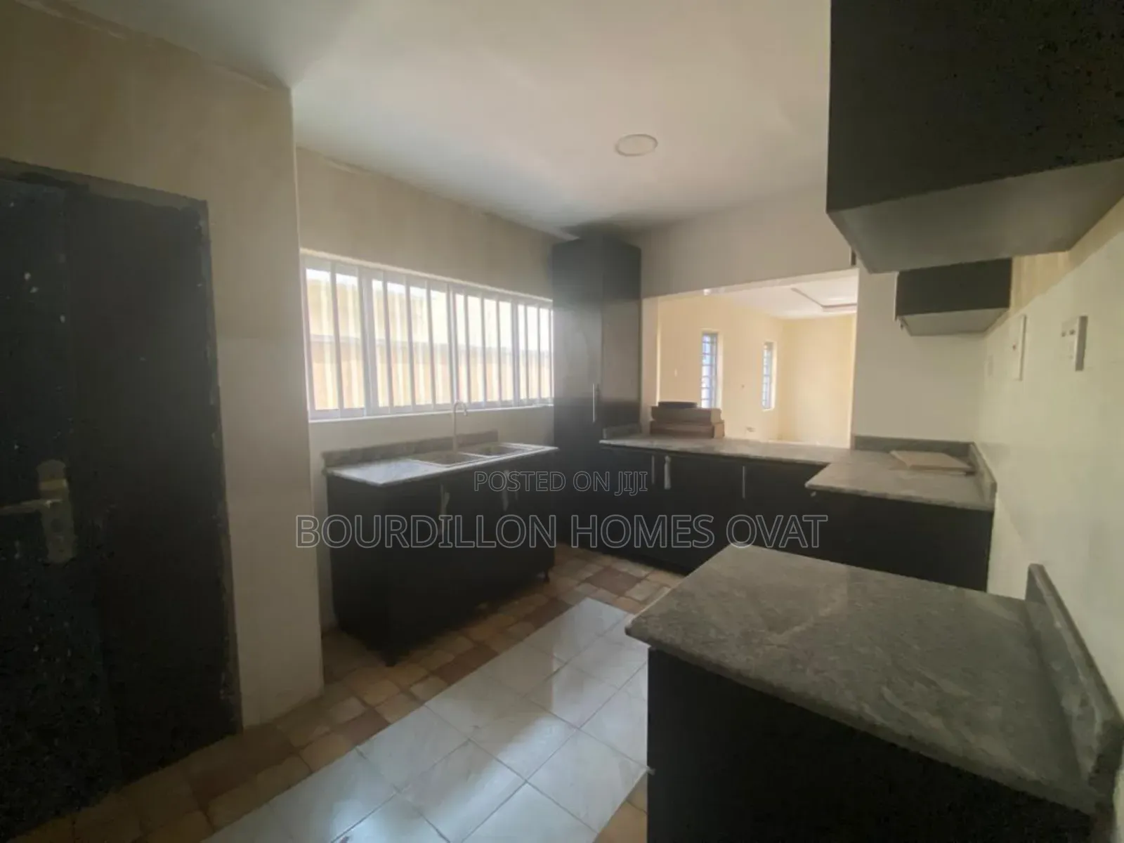 4bdrm Duplex in Ajah Lekki Lagos for sale