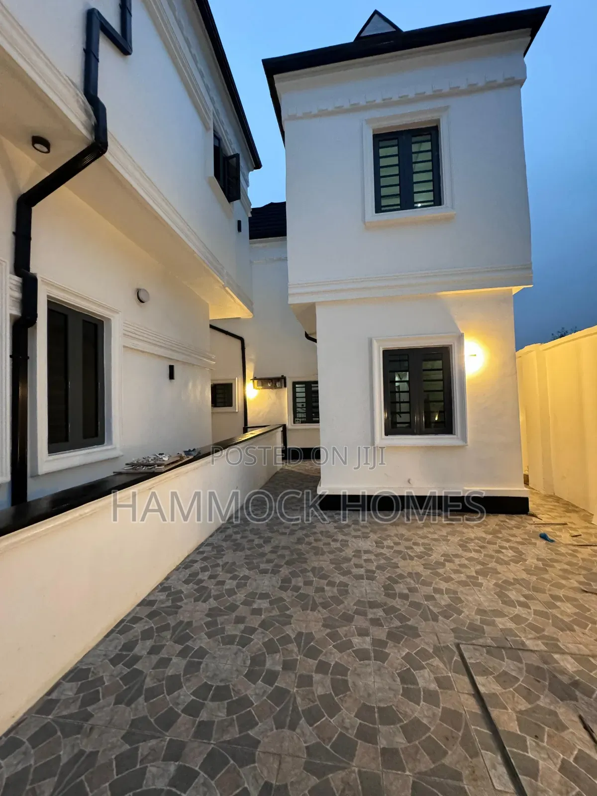 3bdrm Duplex in Kolapo Ishola Gra, Akobo for rent