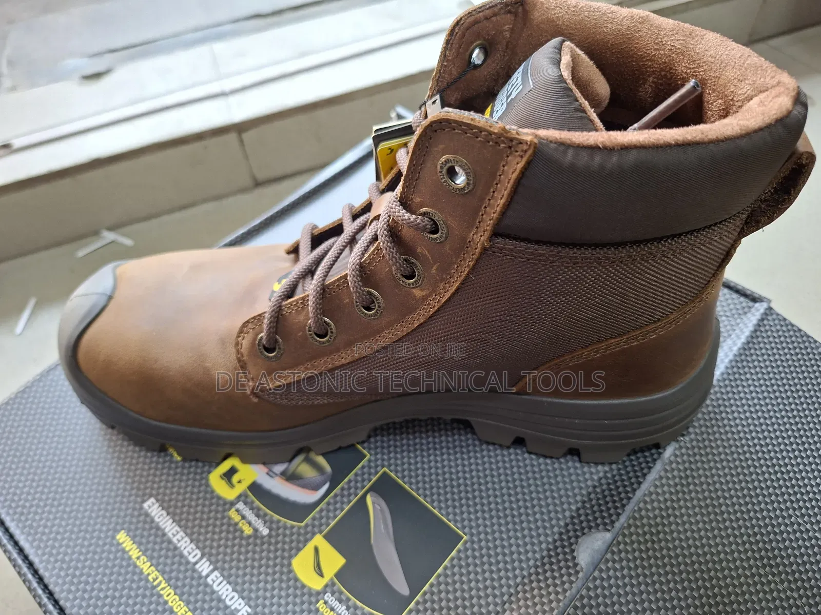 Dakar Safety Joggers Boot