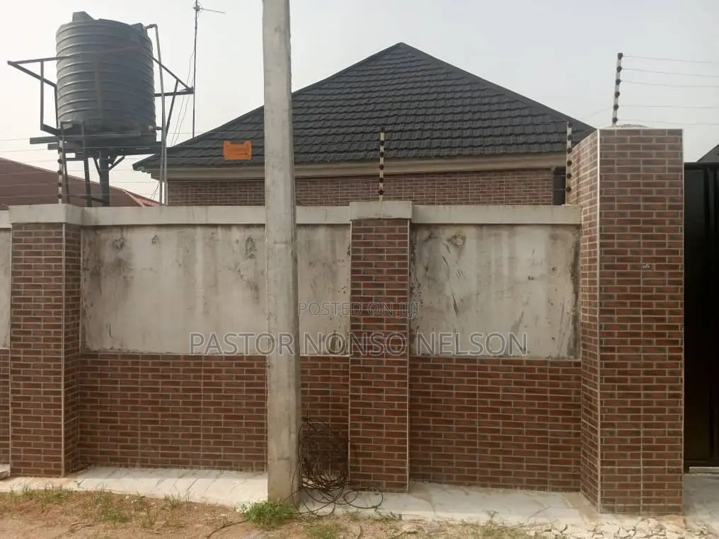 4bdrm Bungalow in World Bank Housing, Owerri for sale