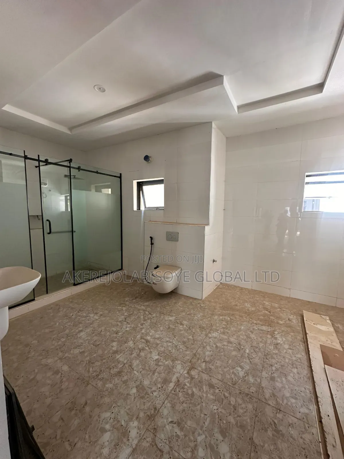 5bdrm Duplex in Guzape, Abuja for sale