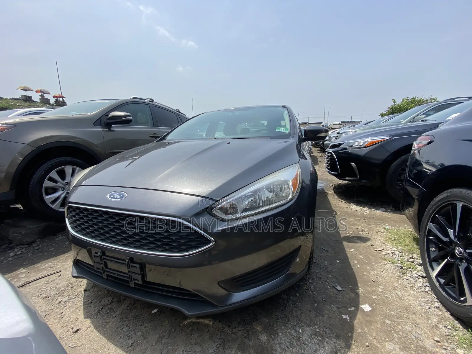 Ford Focus SE Sedan FWD (1.0L 3cyl 6M) 2017 Gray