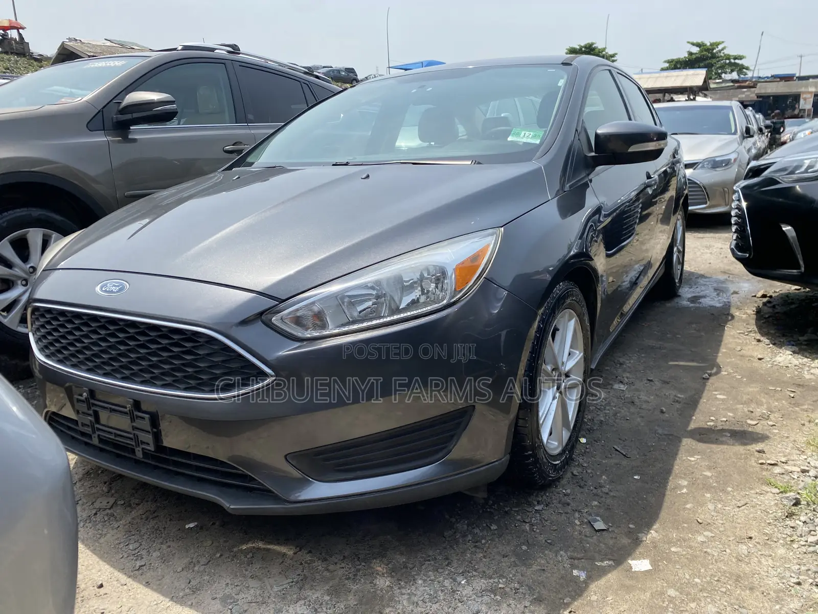 Ford Focus SE Sedan FWD (1.0L 3cyl 6M) 2017 Gray