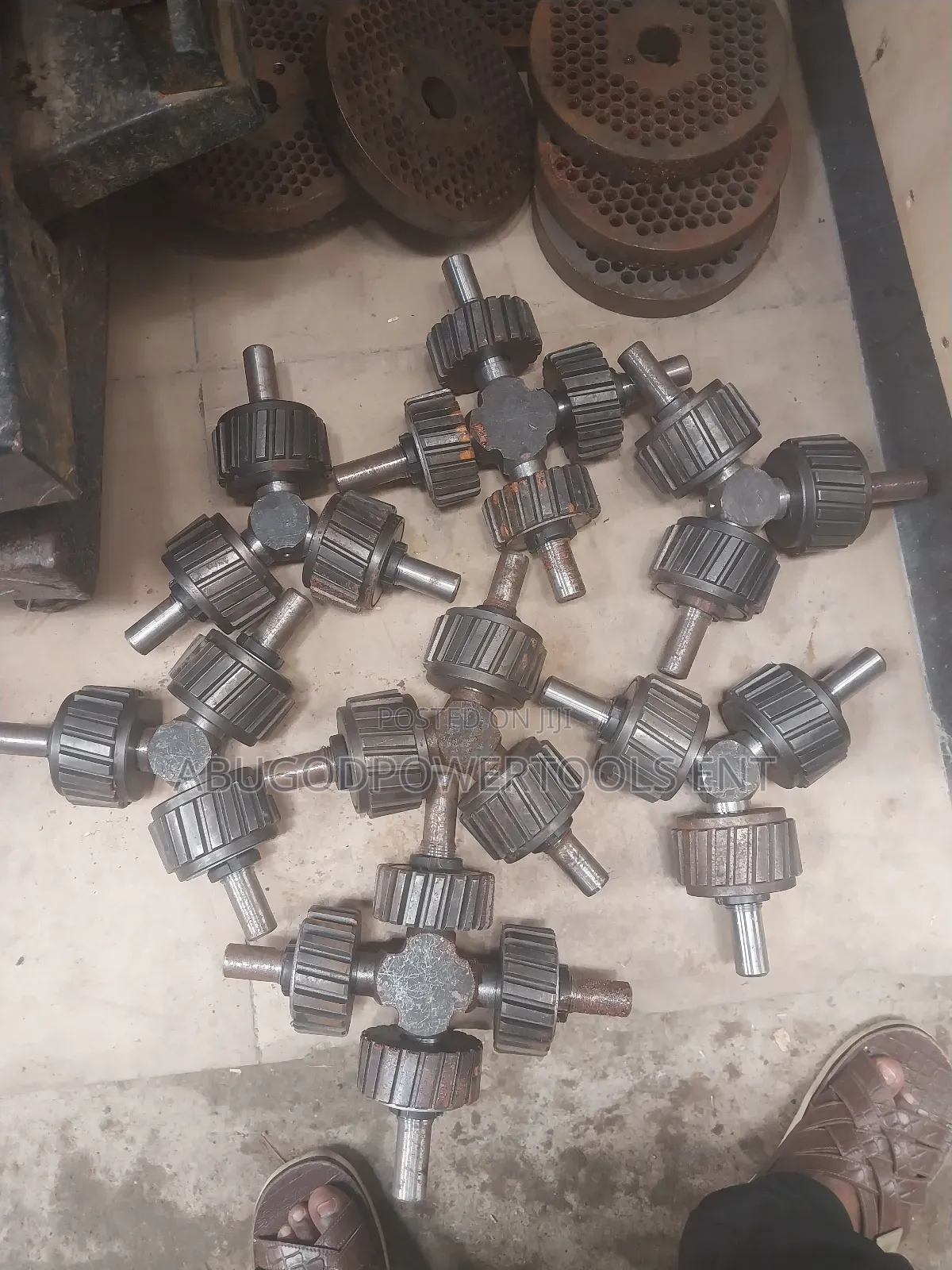 Palletizing Machines Dice and Rolls