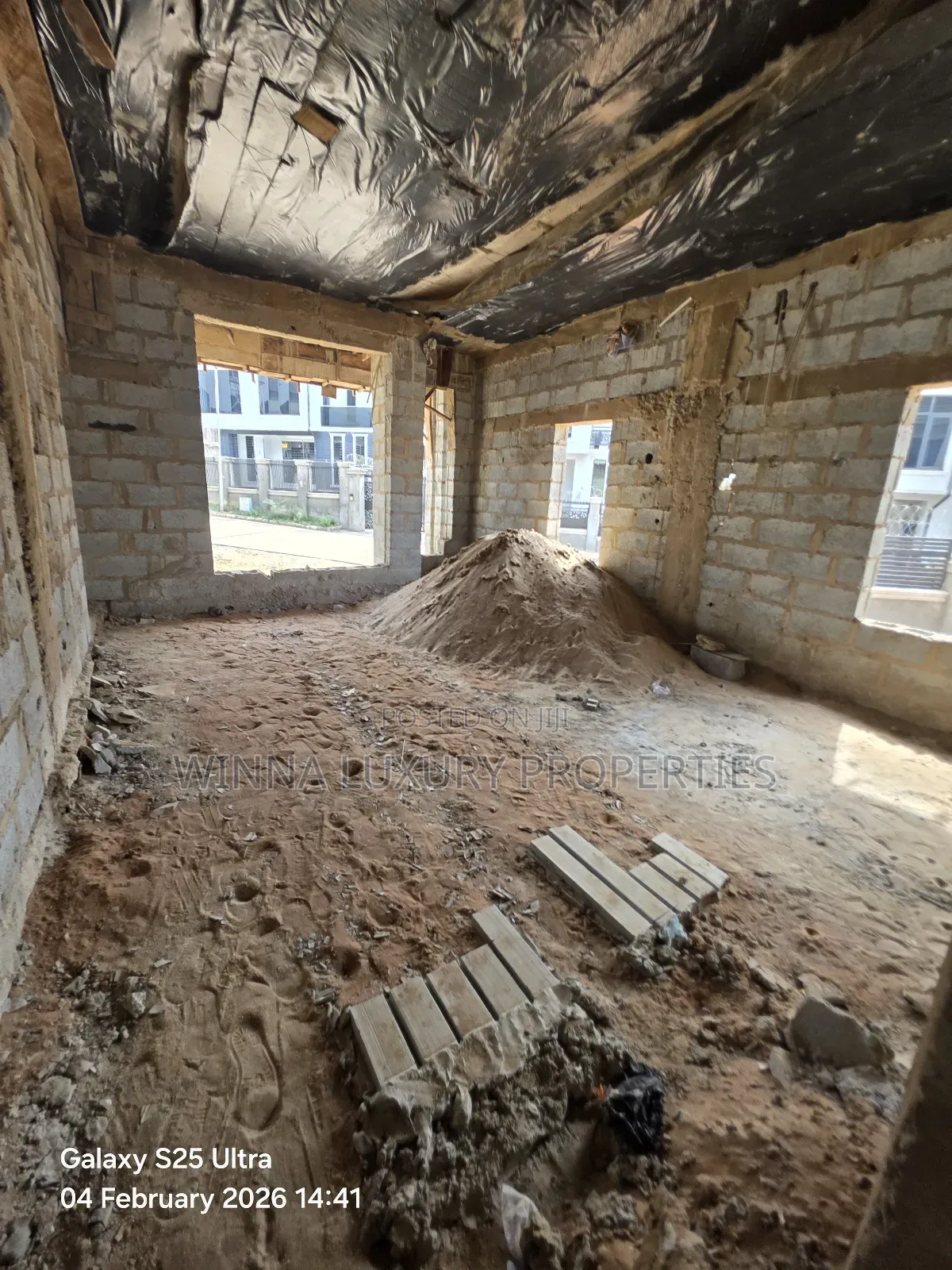 6bdrm Duplex in In An Estate At for sale