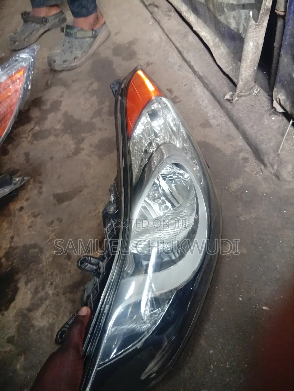 Hyundai Elentra 2012 Headlight
